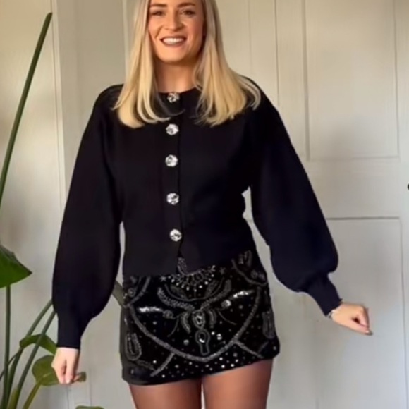 NWT ZARA SEQUIN SKIRT SIZE S and M
🚨 FINAL PRICE NO OFFER ACCEPT - Picture 8 of 16